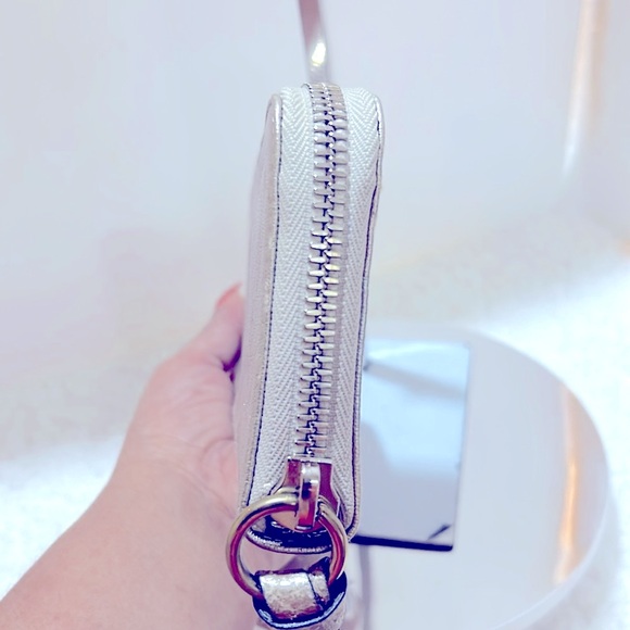 Chloe Silver/Gold Wallet EUC Free Jewelry Earrings, Chain, Sunglasses &DustBag - Picture 11 of 14